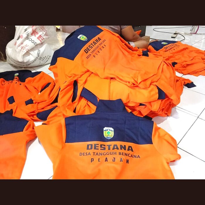 Kaos custom sablon